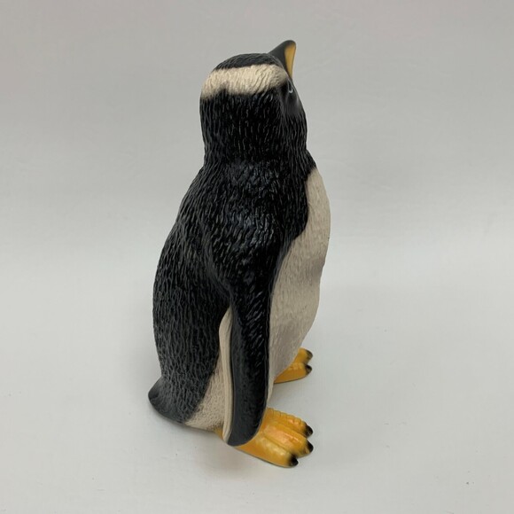 Harvey Knox Penguin 5 1/2" Figurine H604A - Picture 2 of 6